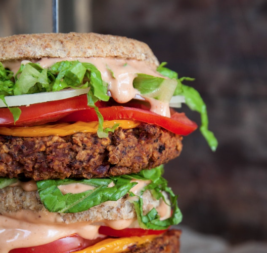 Como Preparar una Hamburguesa Vegetariana (a Base de Frijol)