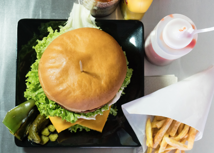 Como Preparar una Hamburguesa “Juicy Lucy”